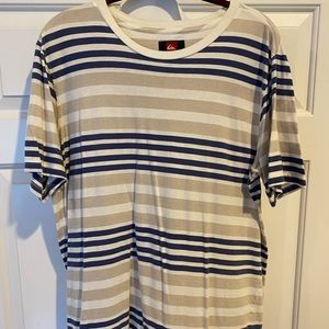 Quicksilver T-shirt size large. Worn twice.